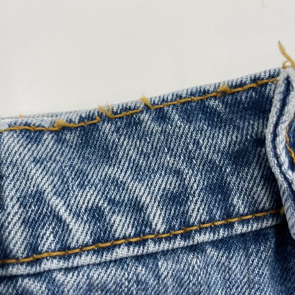 Vintage 90s Levi's Cut-Off Shorts 551 12 Petite Raw Hem Blue 1995 Casual Frayed - Picture 10 of 10